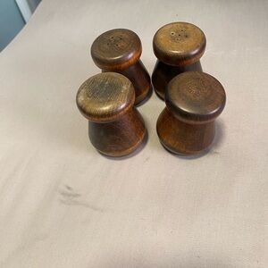 2 Wooden Salt and Pepper Shakers Sets